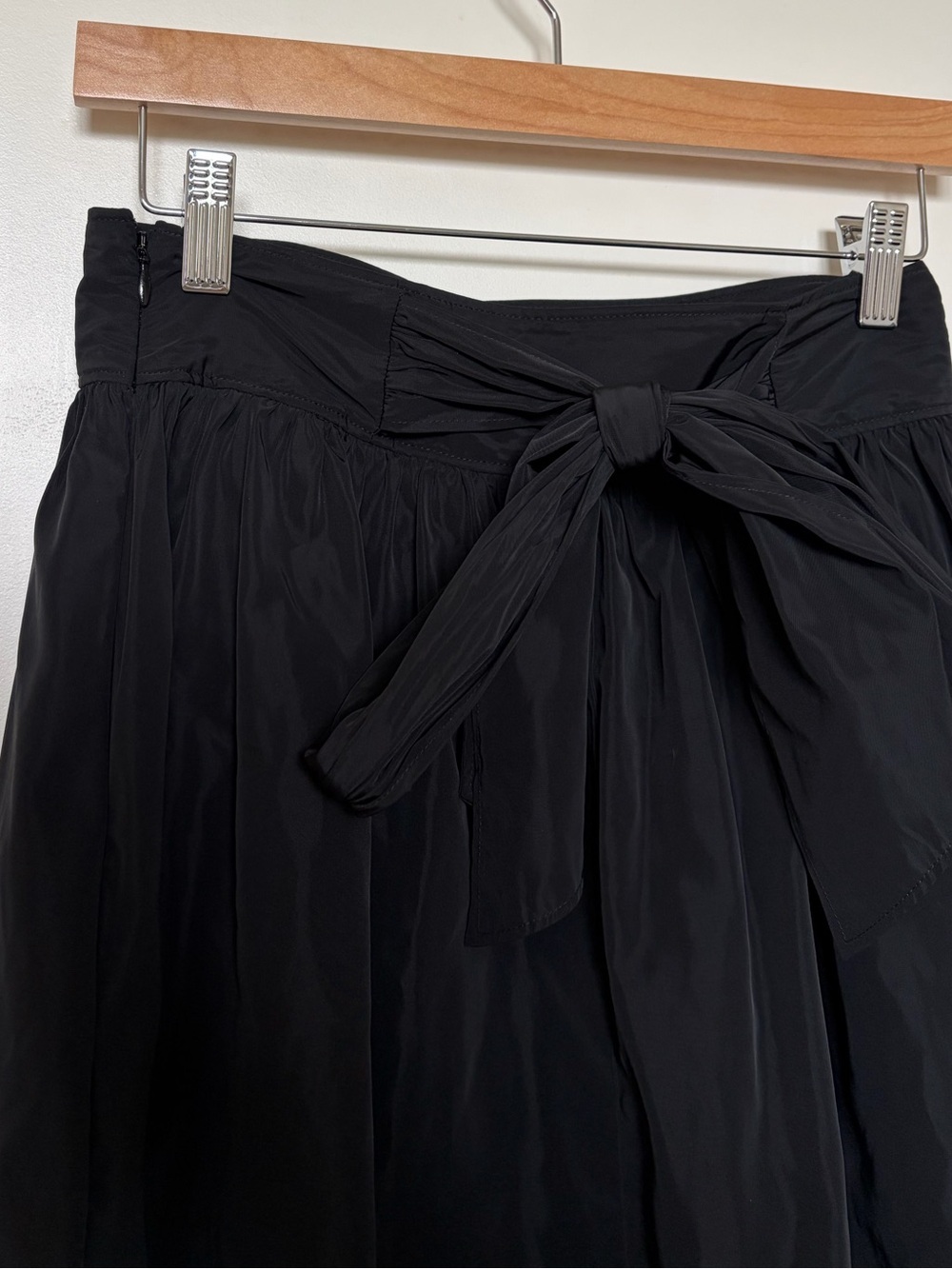 Express Black Mini Skirt with Bow Detail - Picture 4 of 7